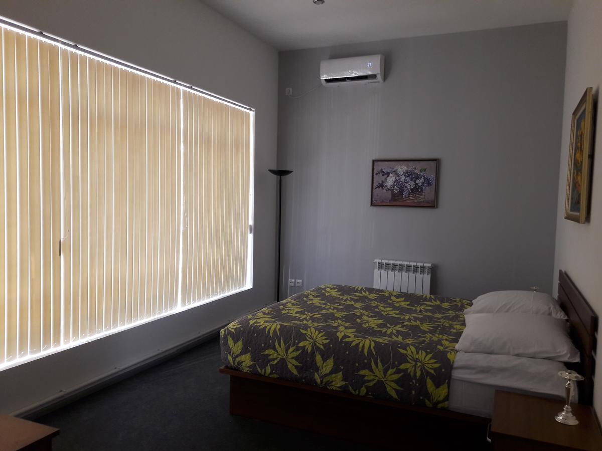 Jules Verne Hostel Ташкент Екстер'єр фото